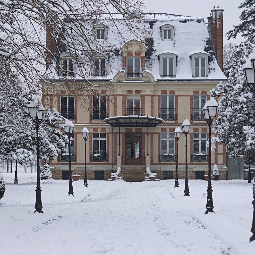 Castle Cultural Center Sarran 2